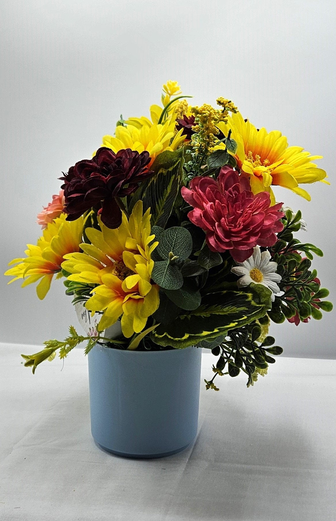Gift for Mom, 'I Love That You're My Mom' Wooden Heart, Bird Accent in Sunflower.Dahlia, Daisy Spring Flower Mix
