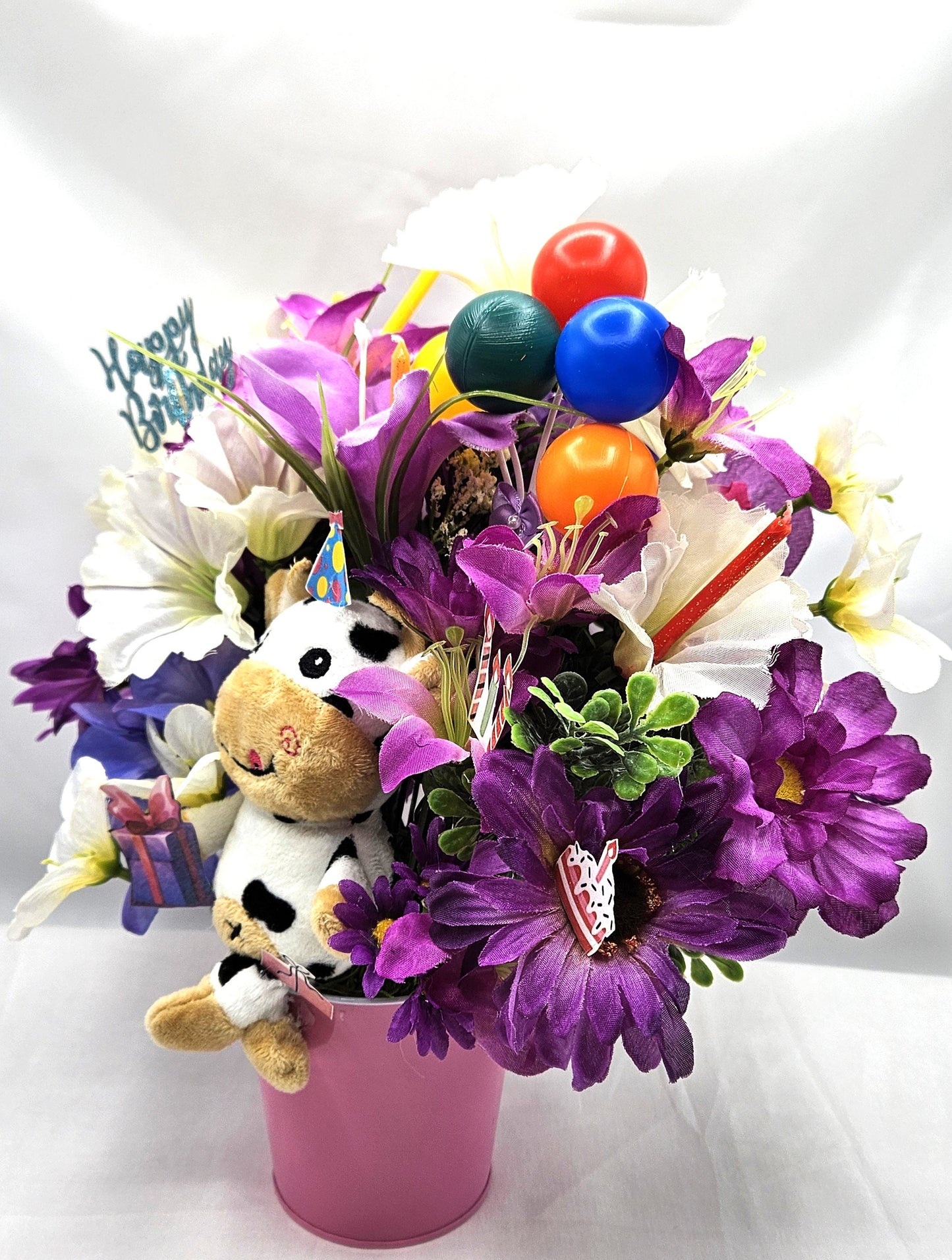 Happy Birthday Flower Arrangements, Two Options, Mom Birthday, Presents, Candles, Balloons, Happy Birthday Sign, Cute Cows, Party Hats