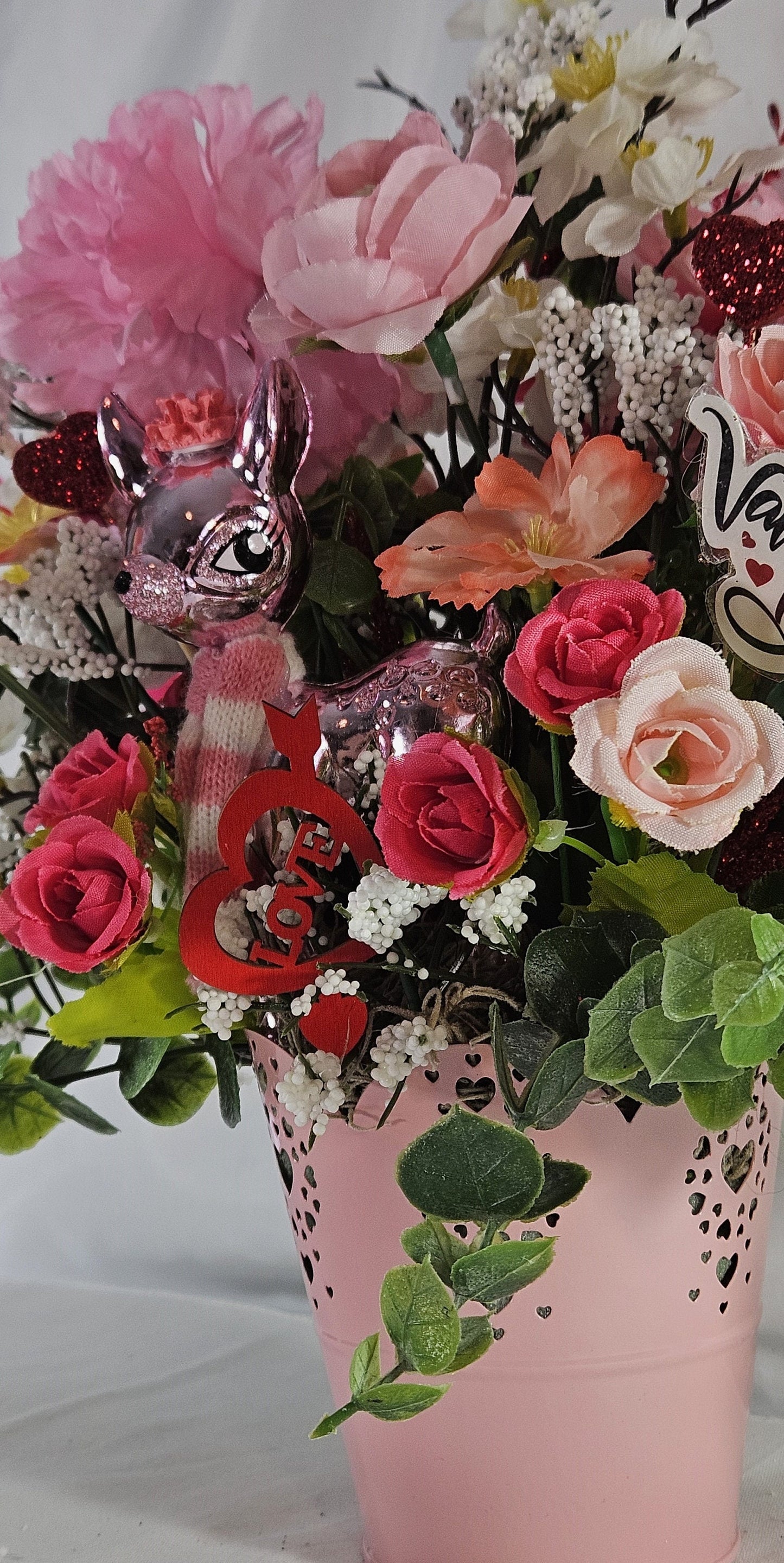 Romantic Flower Arrangement, Cute Pink Love Deer, Sweetheart Pink/White Flowers in Pink Scalloped Pot