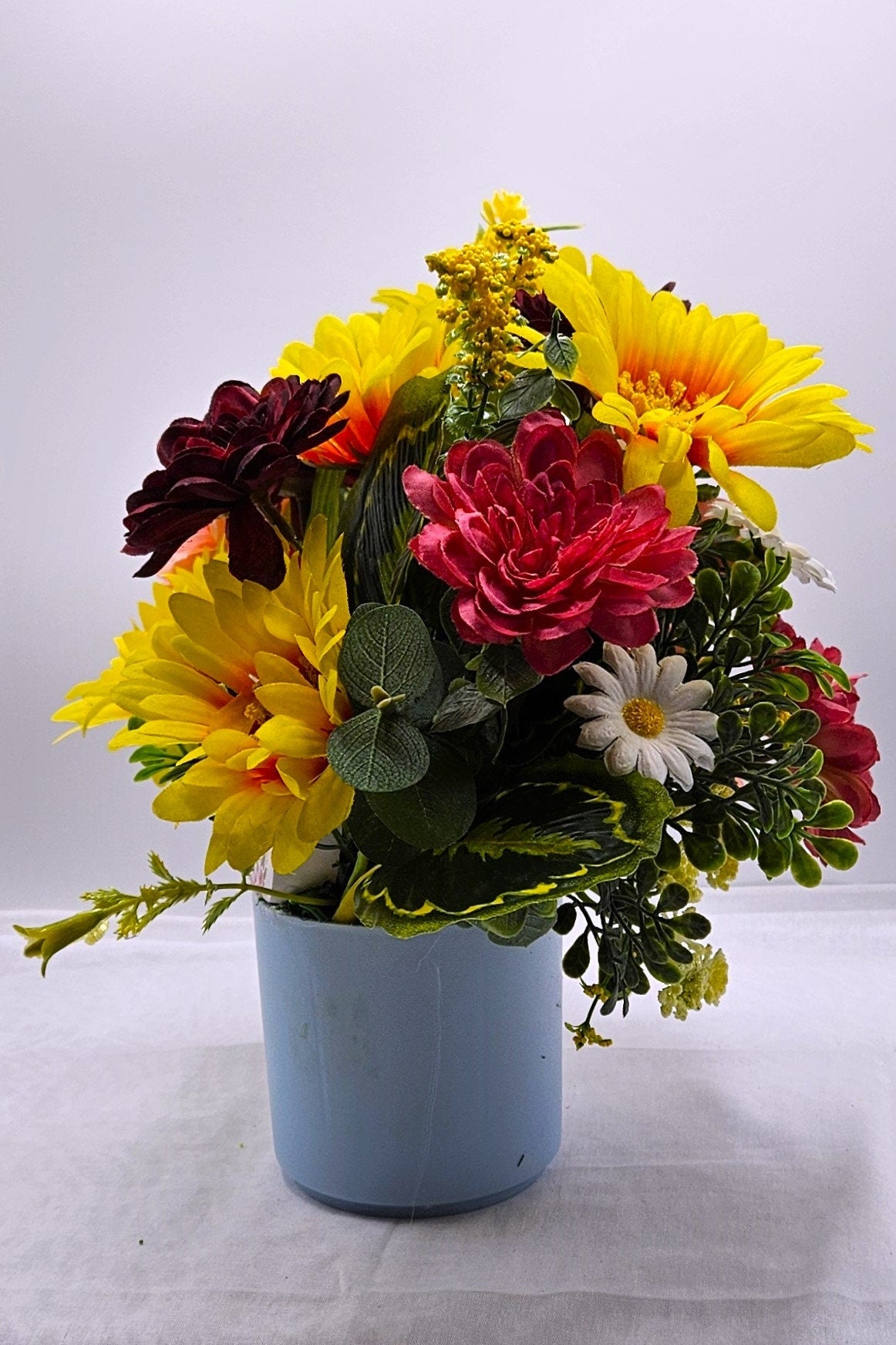 Gift for Mom, 'I Love That You're My Mom' Wooden Heart, Bird Accent in Sunflower.Dahlia, Daisy Spring Flower Mix