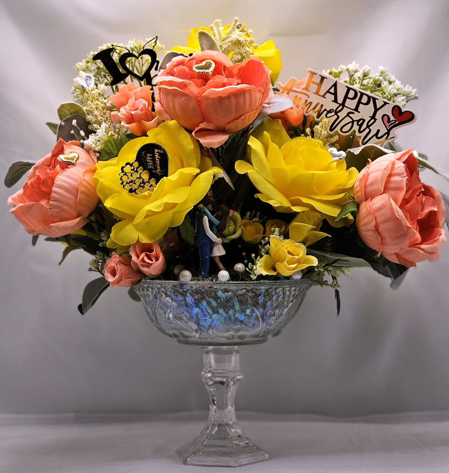 Silver, Gold, Special Happy Anniversary Flower Arrangement in Crystal-Like Pedastal Dish, Couple in Love, Roses/Romantic Accents, I Love You
