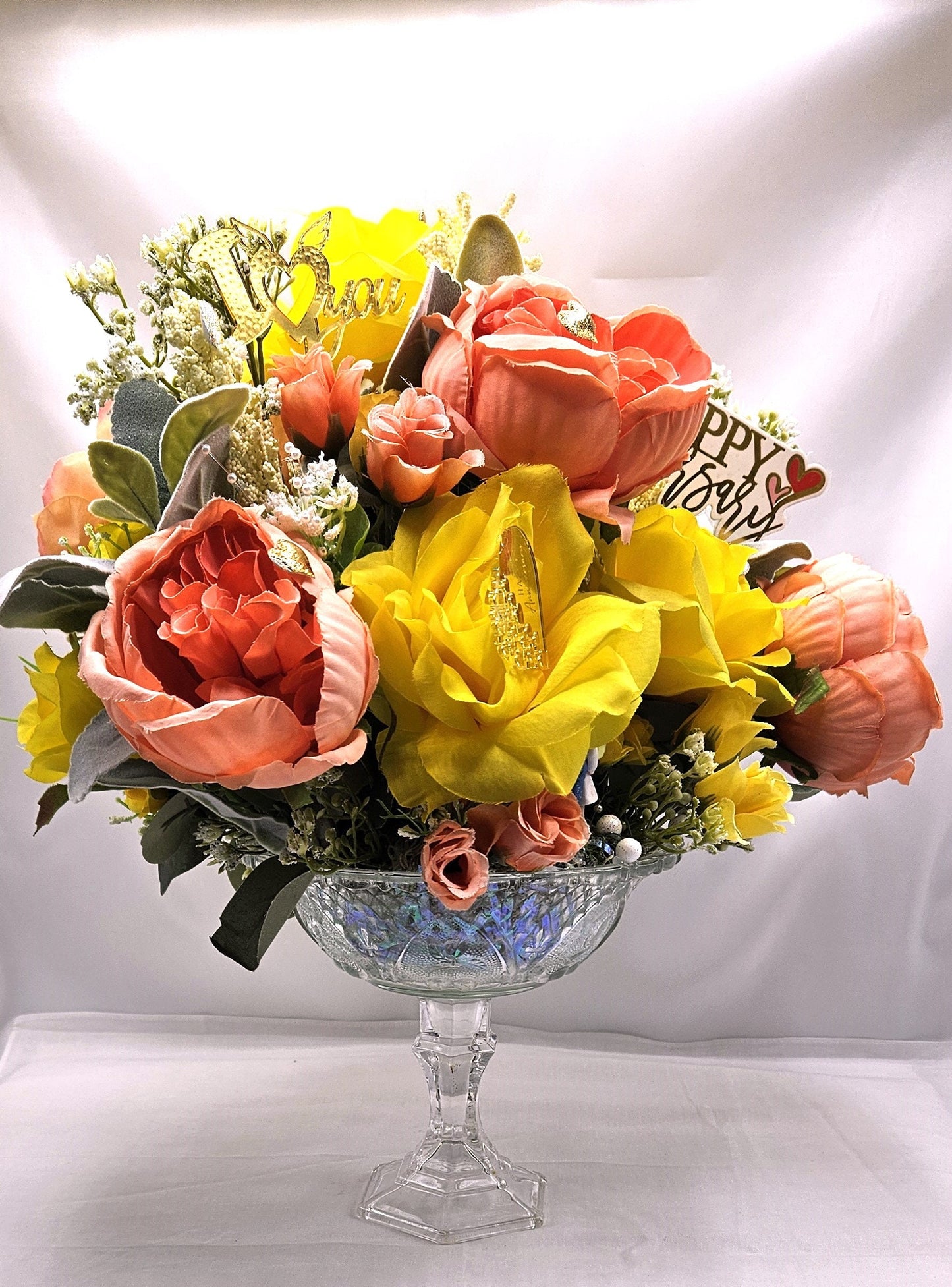 Silver, Gold, Special Happy Anniversary Flower Arrangement in Crystal-Like Pedastal Dish, Couple in Love, Roses/Romantic Accents, I Love You