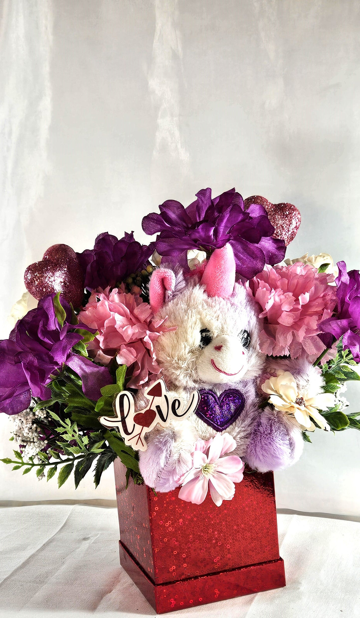 Romantic Unicorn Gift, Love Gift Unicorn Lover, Sweetheart Flowers with Unicorn in Red Gift Box