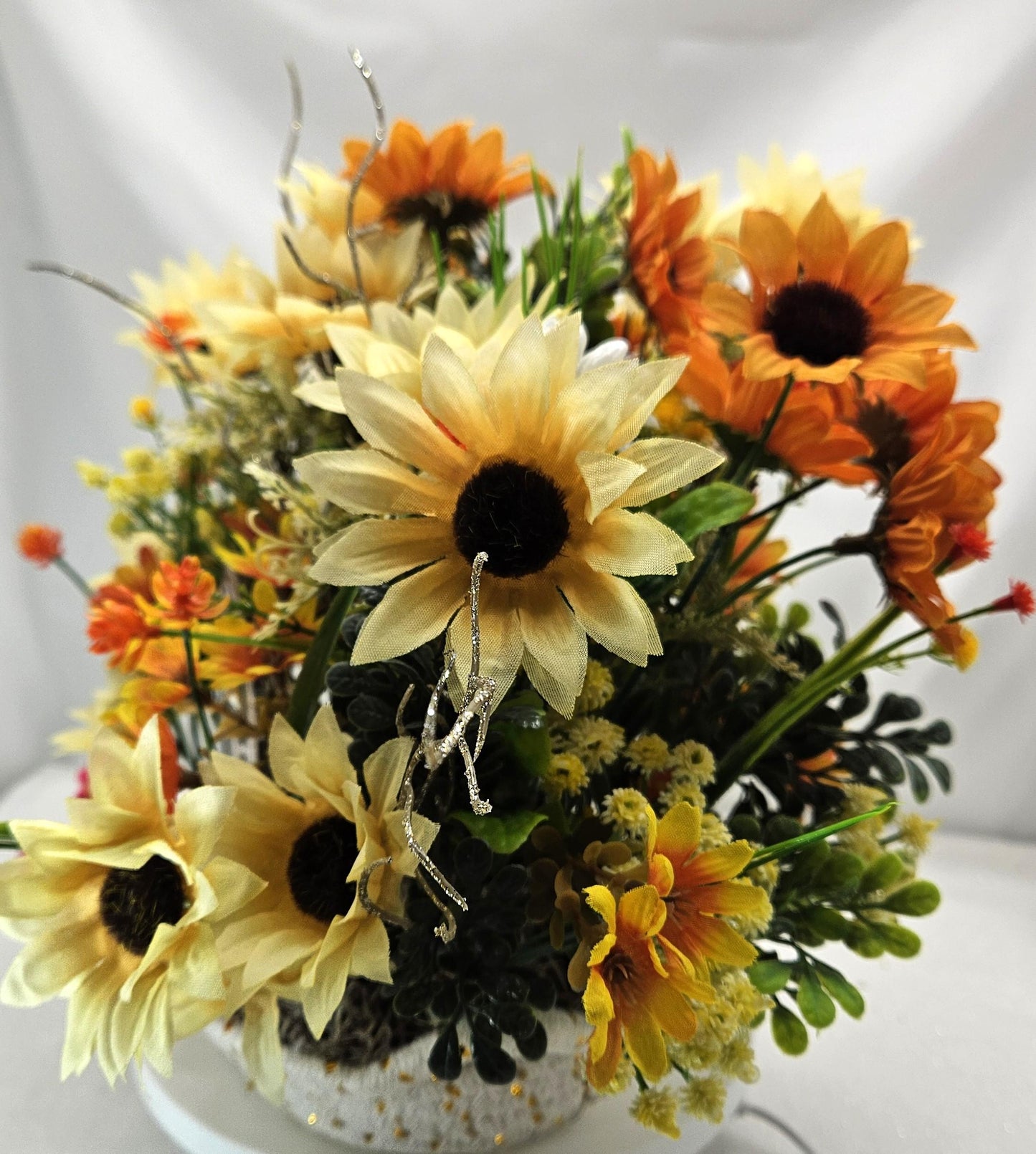 Chihuahua Lover Centerpiece Set in Gold Specked Woven Basket/Acrylic Dog Accent at Front of Autumn/Fall Sunflowers/Gold Glitter Spikes