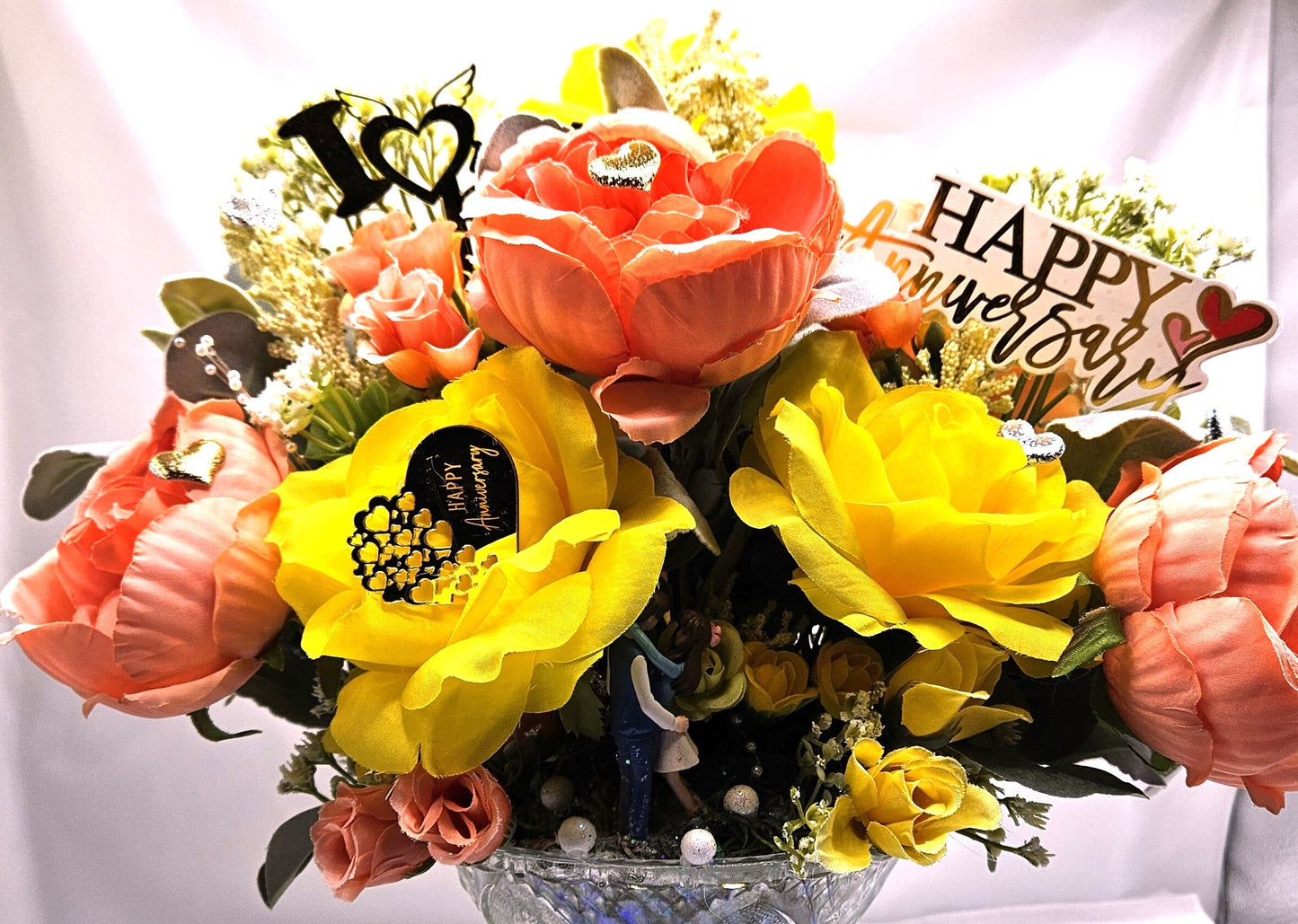 Silver, Gold, Special Happy Anniversary Flower Arrangement in Crystal-Like Pedastal Dish, Couple in Love, Roses/Romantic Accents, I Love You