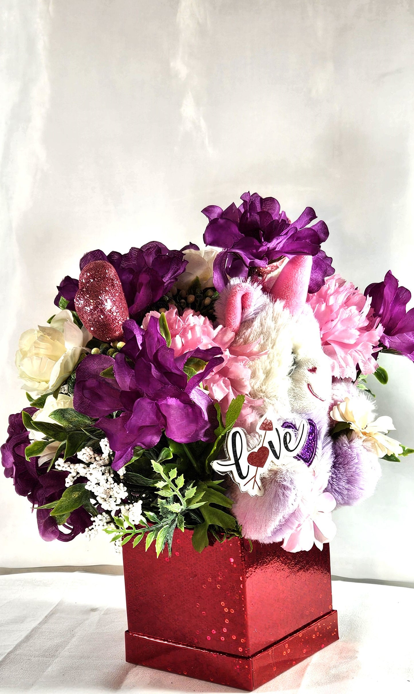Romantic Unicorn  Gift, Love Gift Unicorn Lover, Sweetheart Flowers with Unicorn in Red Gift Box