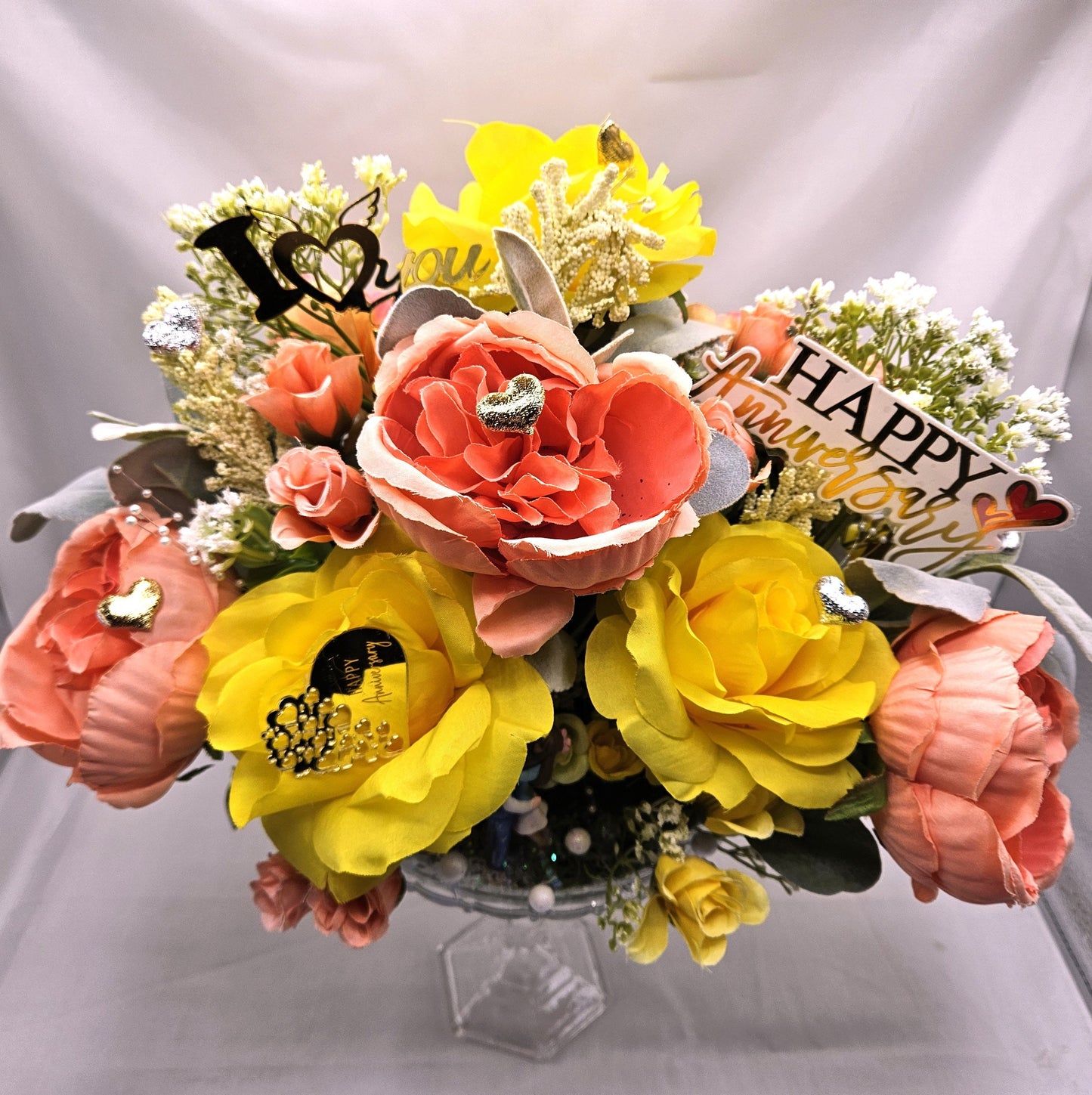 Silver, Gold, Special Happy Anniversary Flower Arrangement in Crystal-Like Pedastal Dish, Couple in Love, Roses/Romantic Accents, I Love You