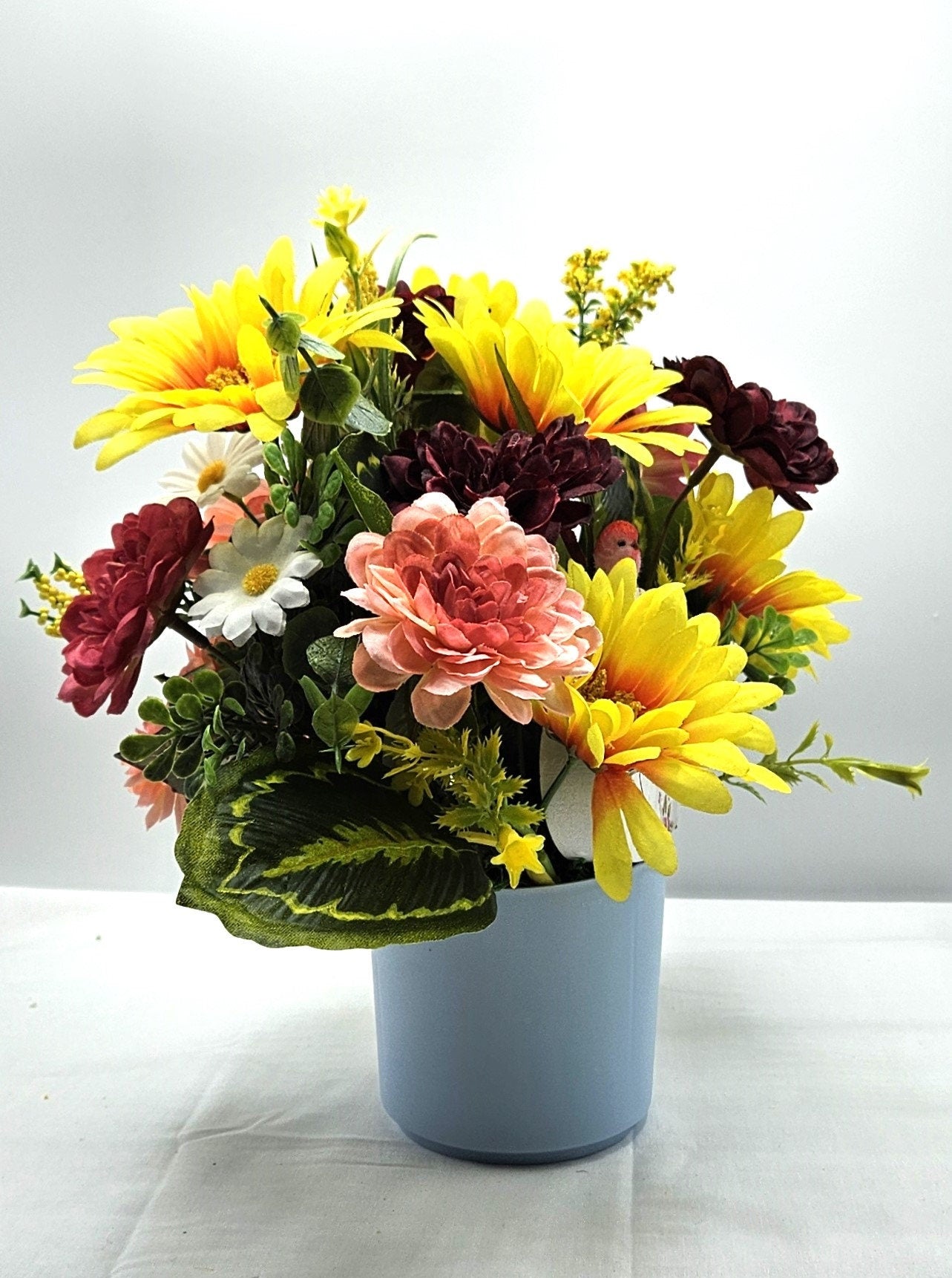 Gift for Mom,  'I Love That You're My Mom' Wooden Heart, Bird Accent in Sunflower.Dahlia, Daisy Spring Flower Mix