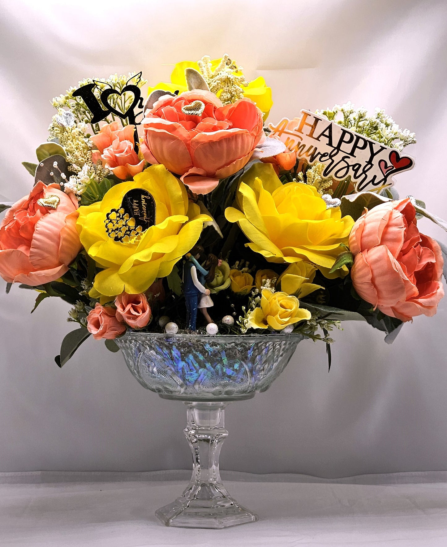 Silver, Gold, Special Happy Anniversary Flower Arrangement in Crystal-Like Pedastal Dish, Couple in Love, Roses/Romantic Accents, I Love You