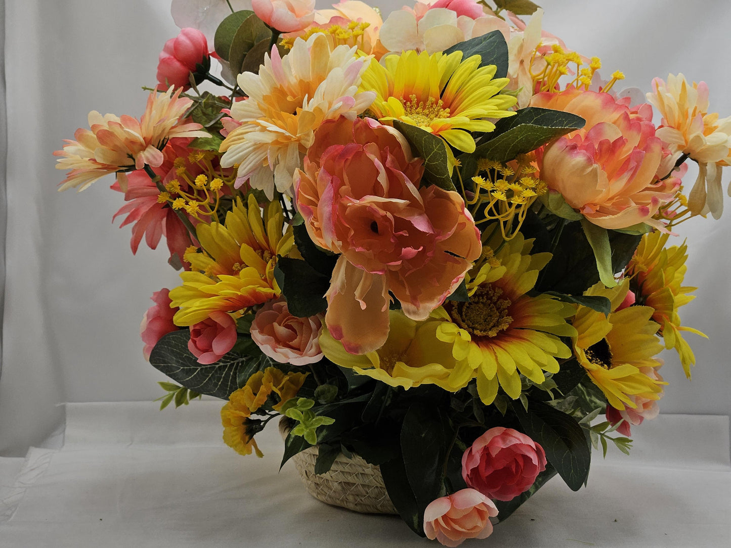 2025 Graduate Bird Flower Arrangement - Unique Senior High School & College Graduation Centerpiece - Gift