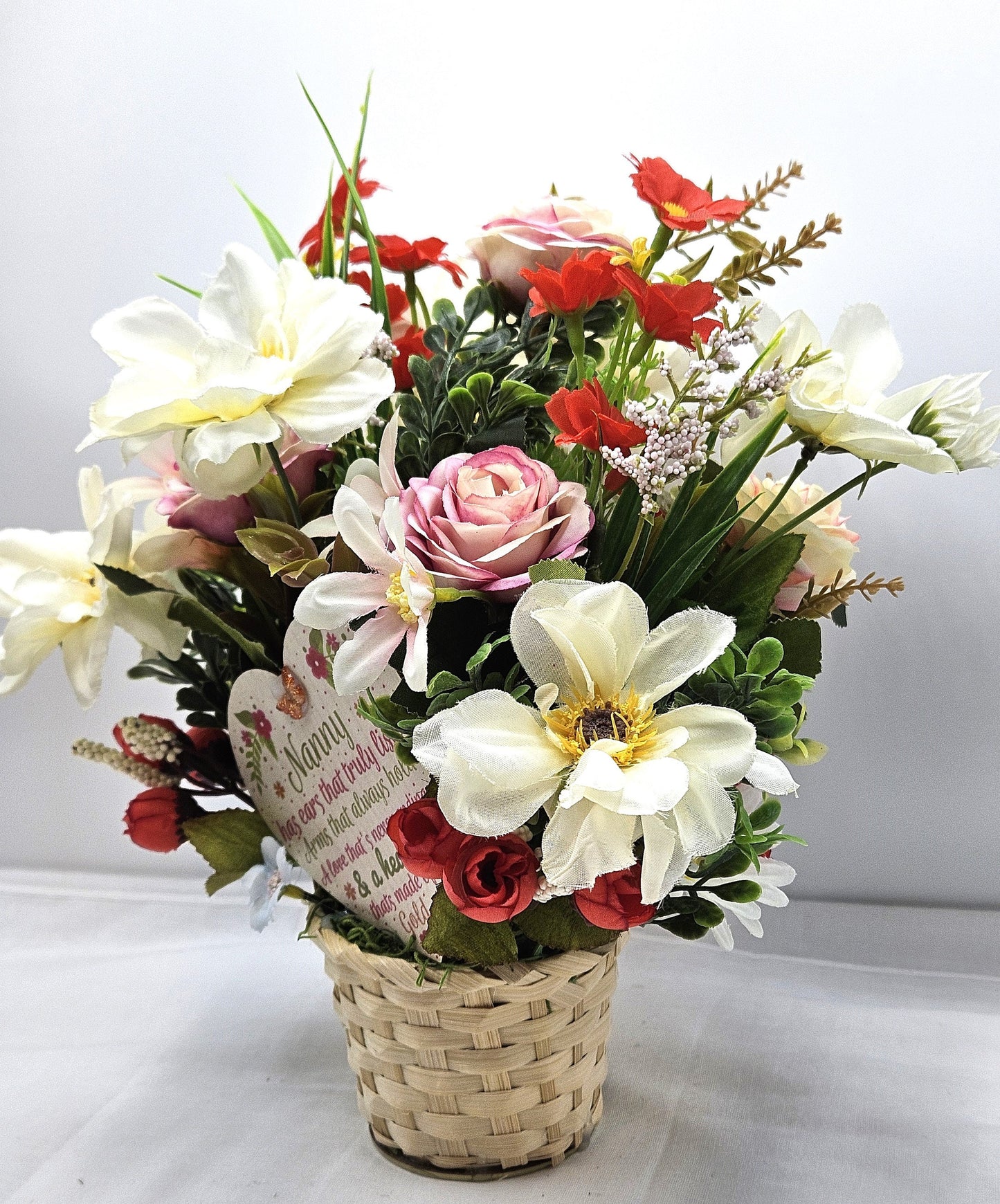 Love Nanny, Gift for Nanny Flowers, Happy Birthday Nanny,Pink and White Daisies/Sunflowers/Roses. Nanny Wood Heart Love Message