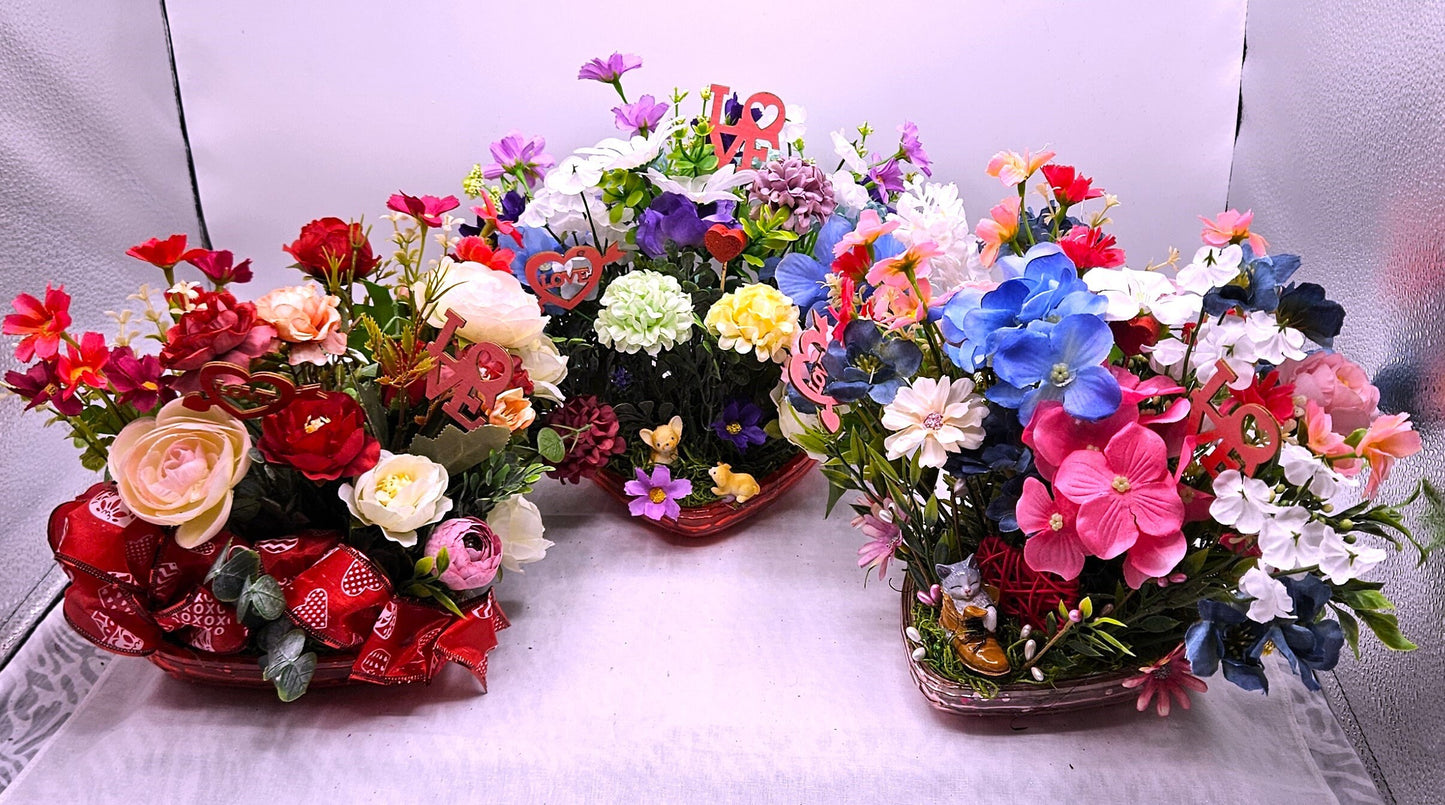 Heart-Shaped Romantic Flower Arrangement/Choose Cute Cat in Boot, Chihuahua Pups, or Big Bow/with Assorted Florals & Heart Love Signs