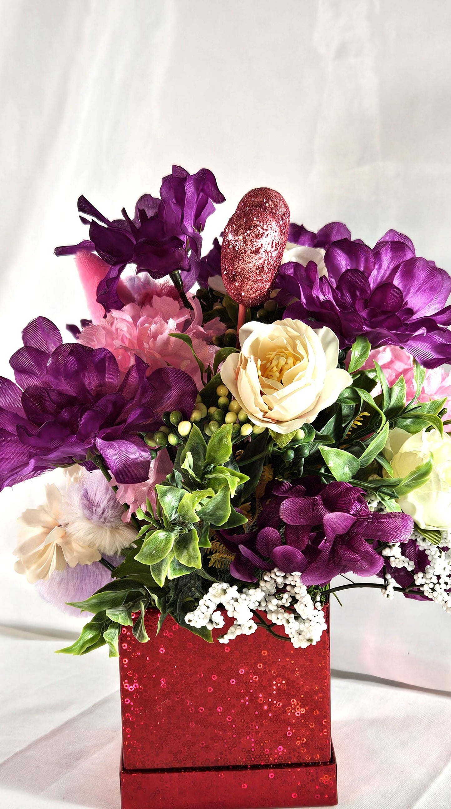 Romantic Unicorn  Gift, Love Gift Unicorn Lover, Sweetheart Flowers with Unicorn in Red Gift Box