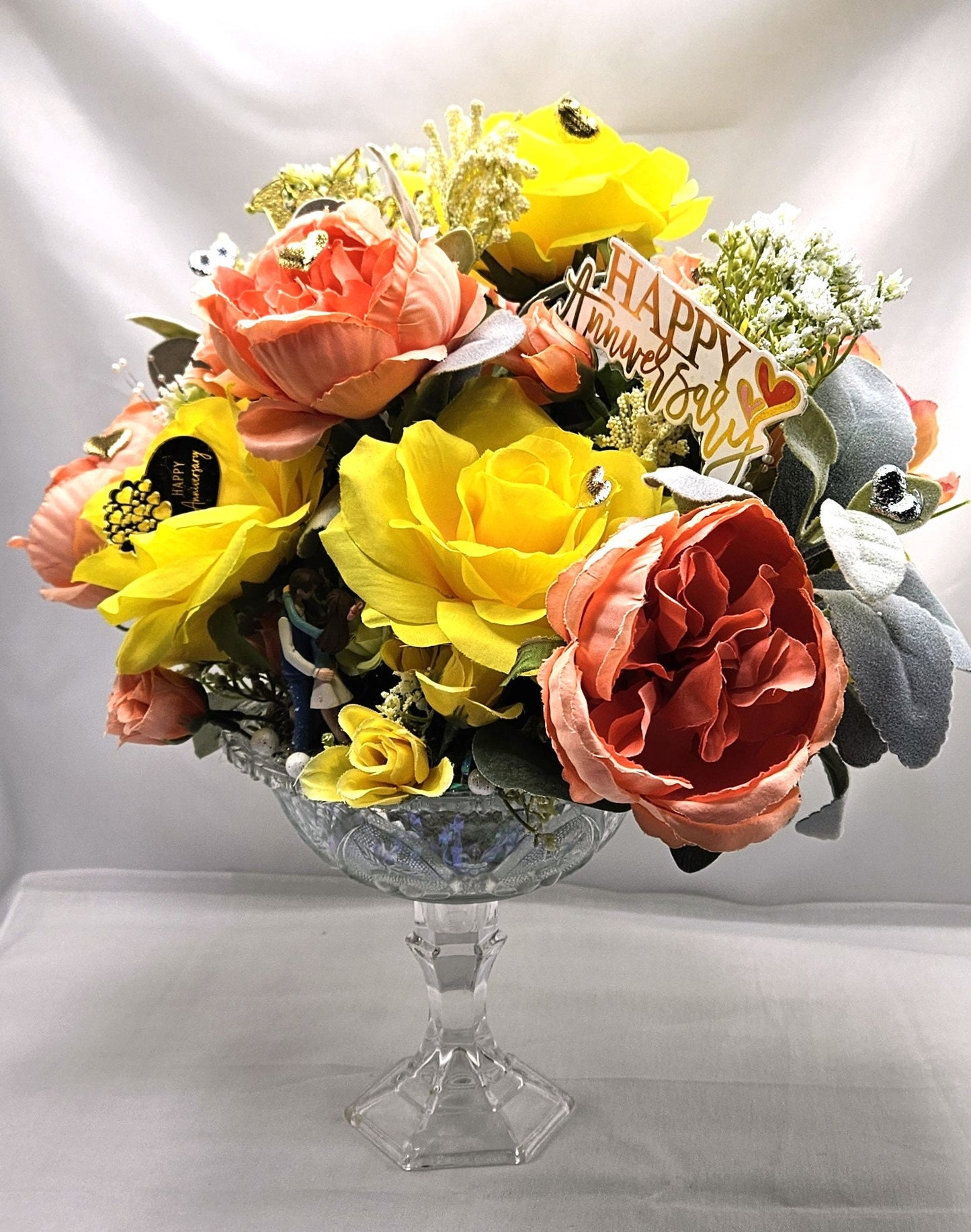 Silver, Gold, Special Happy Anniversary Flower Arrangement in Crystal-Like Pedastal Dish, Couple in Love, Roses/Romantic Accents, I Love You