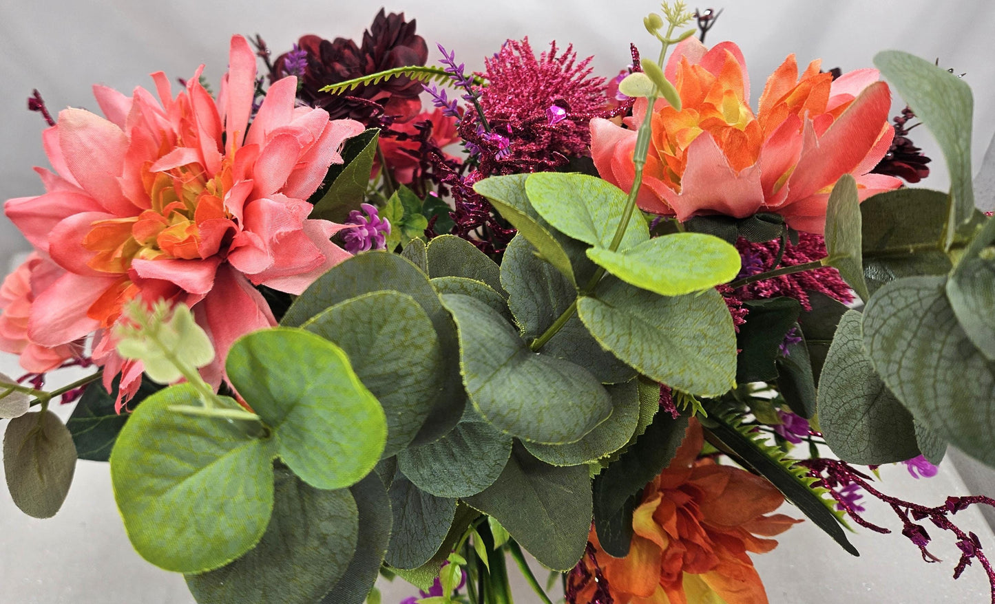 Giraffee Lovers Exquisite/Unique Flower Centerpieces, 2 Options/Modern with Pink Theme/Realistic with Yellows/Dahlias/Daisies/Wildflowers