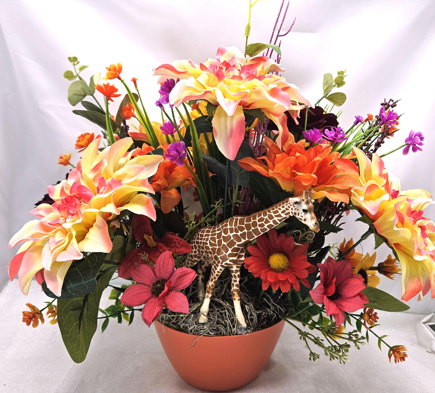 Giraffee Lovers Exquisite/Unique Flower Centerpieces, 2 Options/Modern with Pink Theme/Realistic with Yellows/Dahlias/Daisies/Wildflowers