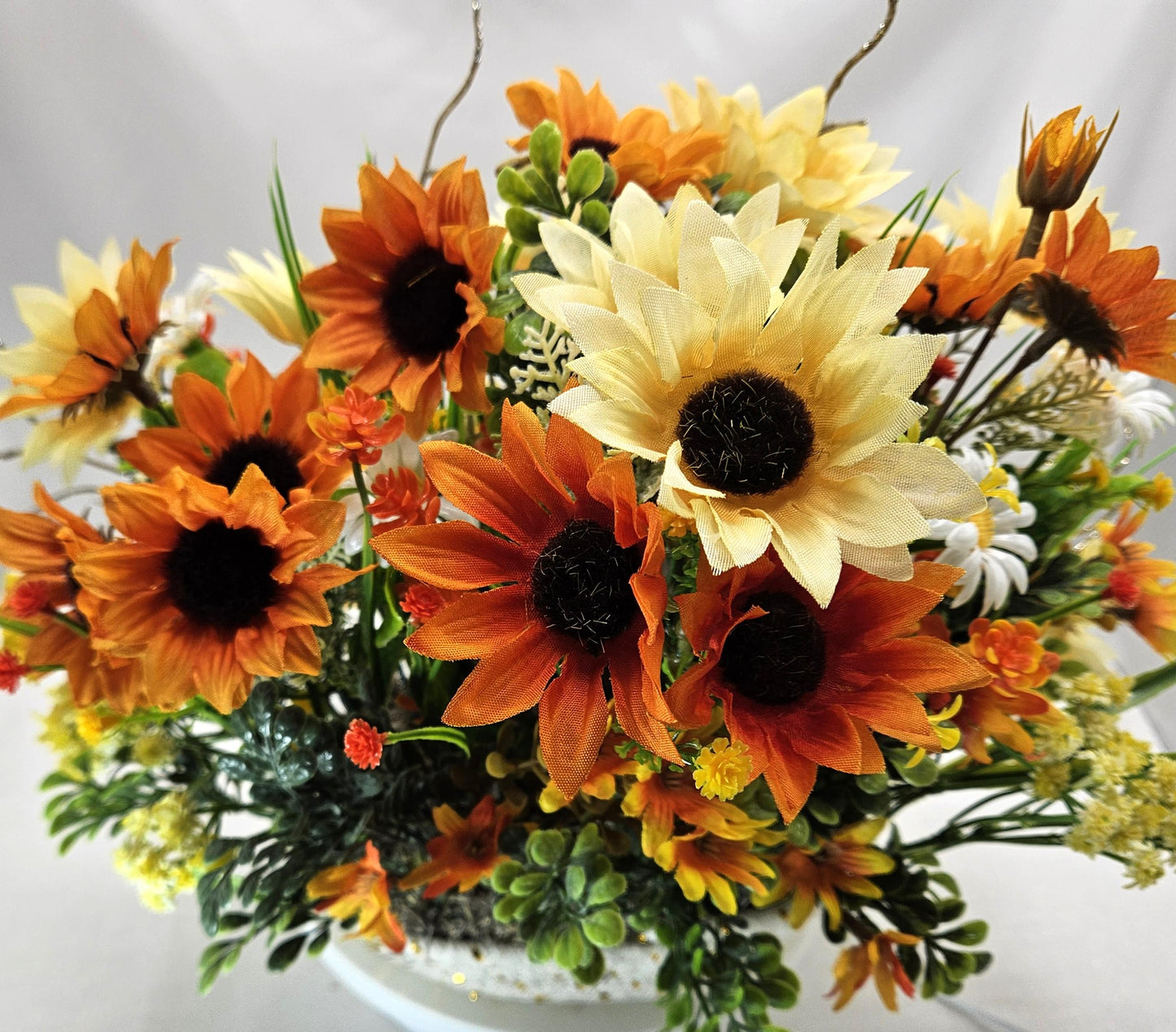 Chihuahua Lover Centerpiece Set in Gold Specked Woven Basket/Acrylic Dog Accent at Front of Autumn/Fall Sunflowers/Gold Glitter Spikes