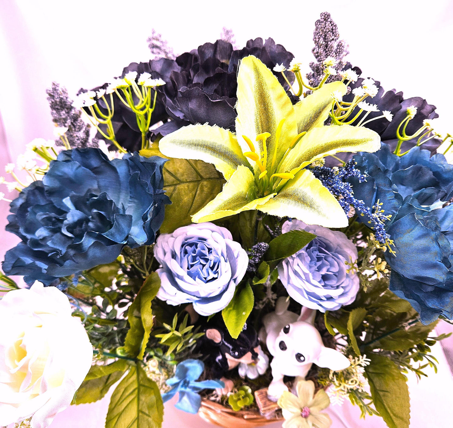 Chihuahua Dog Floral Centerpiuece/Chihuahua Duo/Wooden Dogs/White Chi and Black/Tan Chi/Light/Dark Blue Florals/Green/White Flowers/Greenery